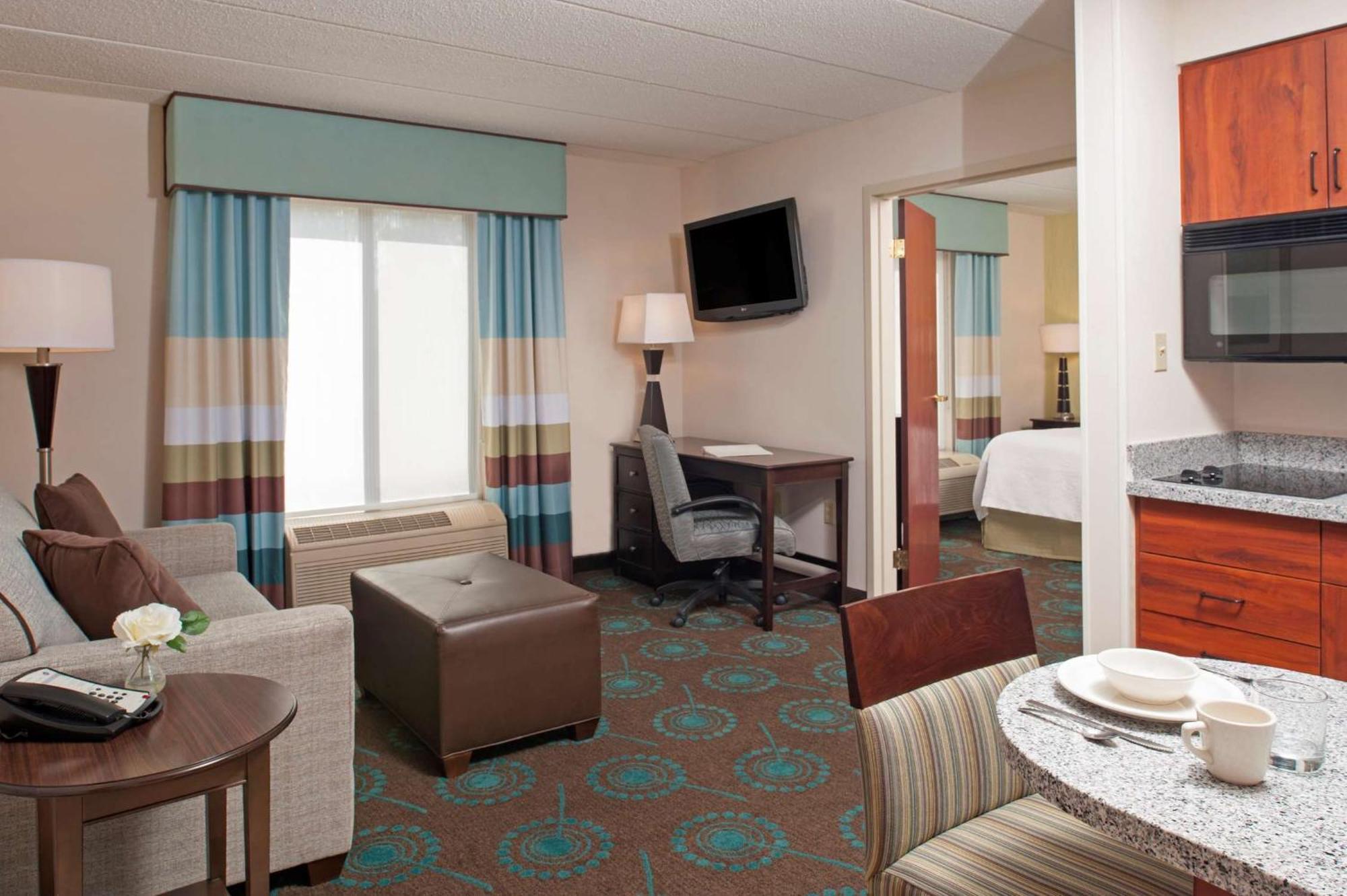 Hotel Hampton & Kokomo